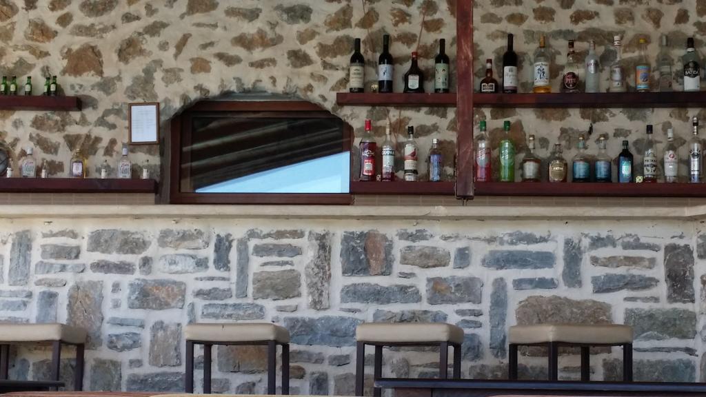 Elia Méronas Buitenkant foto